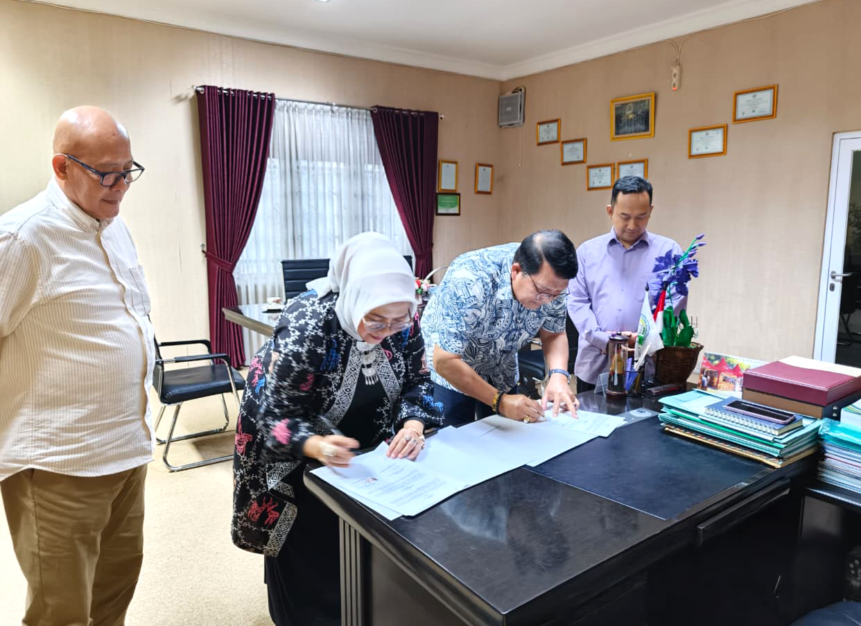 Acara Penandatanganan Kerjasama DPK APINDO Kabupaten Bogor dengan Rektor IAI Nasional Laa Roiba.